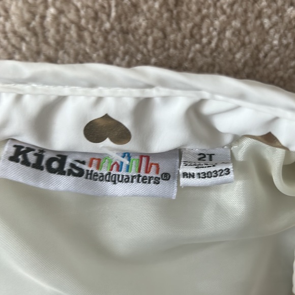 White and gold vest with hearts and bows size is 2T really good condition! - Picture 4 of 4